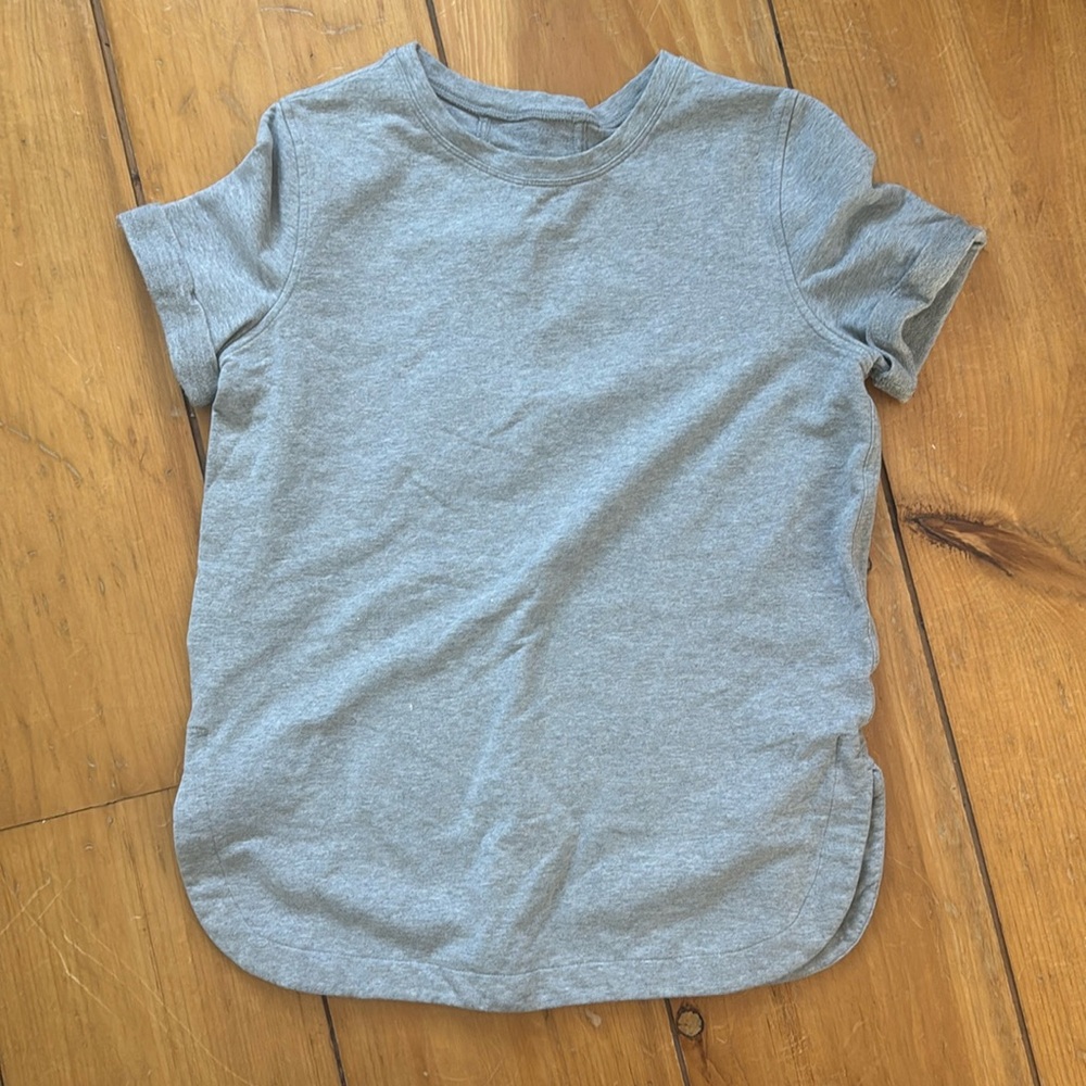 Lululemon short sleeve sweatshirt top; lightly worn; cotton with nice stretch